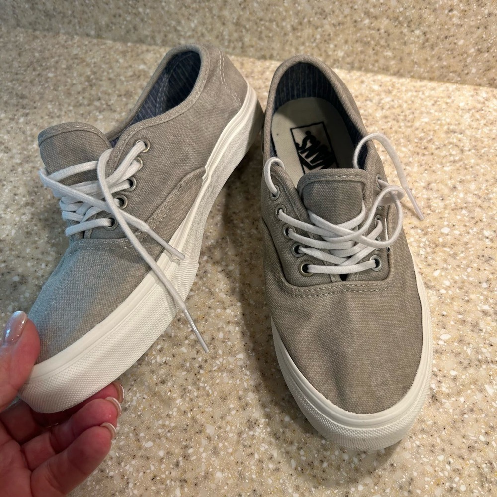 Vans Women's Size 8 Grey Sneaker - Picture 9 of 9